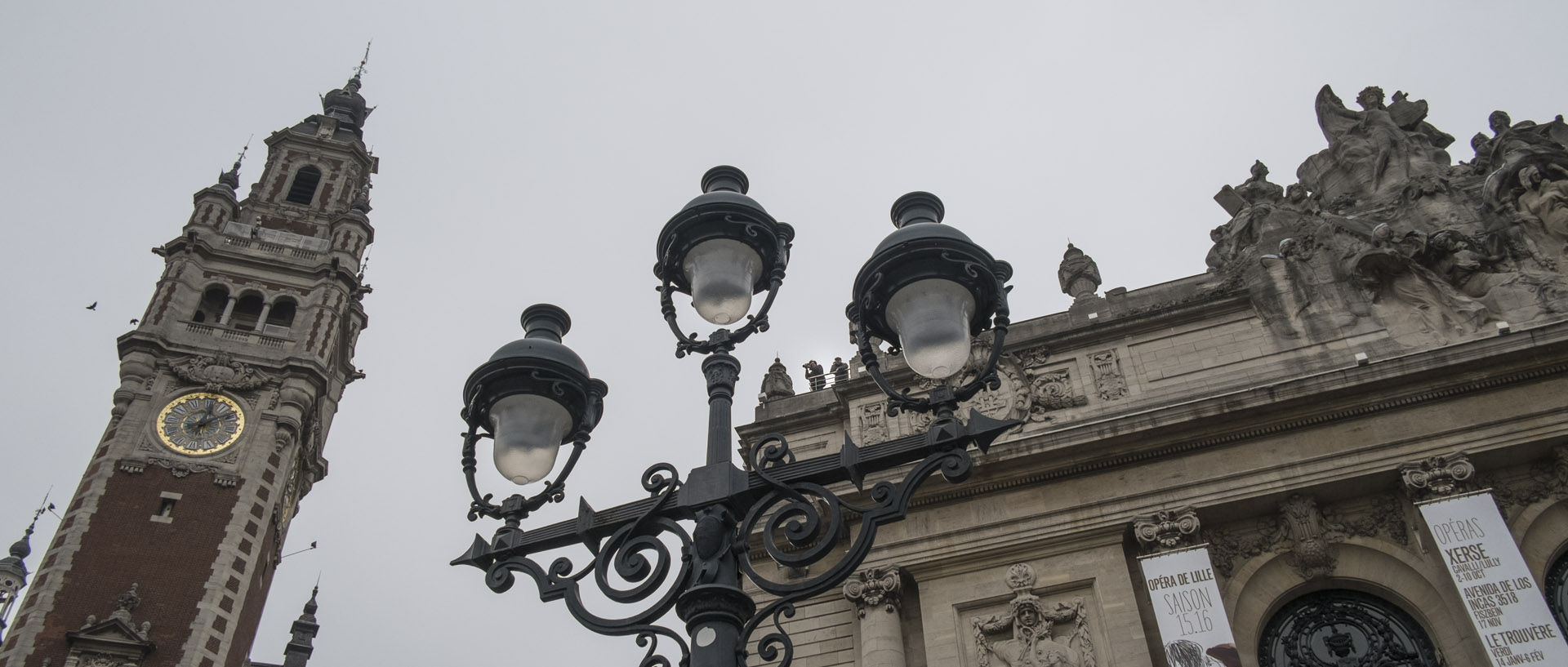 Lundi 2 novembre 2015, 12:08, place du Théâtre, Lille