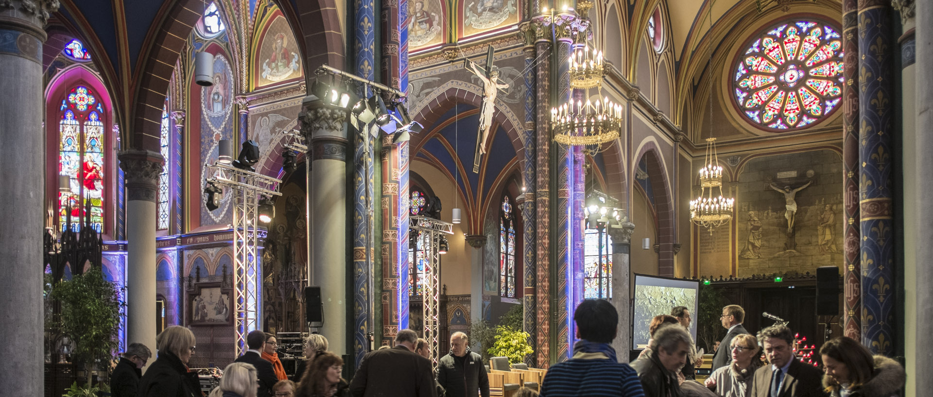 Samedi 14 novembre 2015, 11:24, église Saint-Martin, Croix