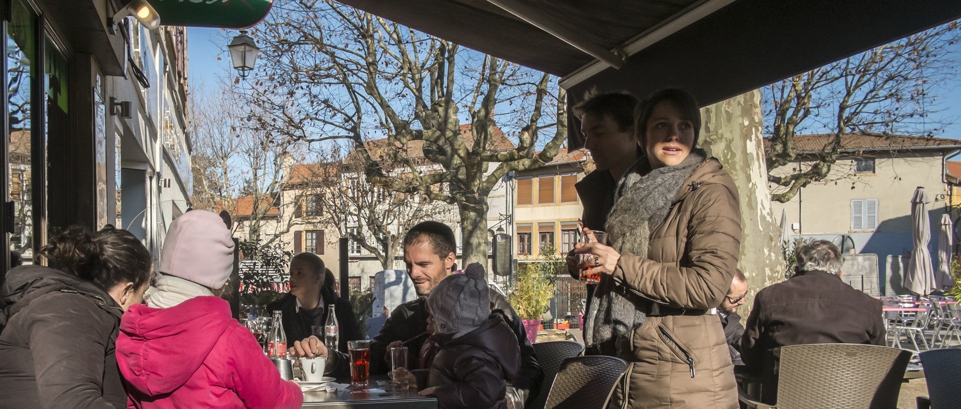 Dimanche 6 décembre 2015, 11:59, rue de la Mairie, Lentilly