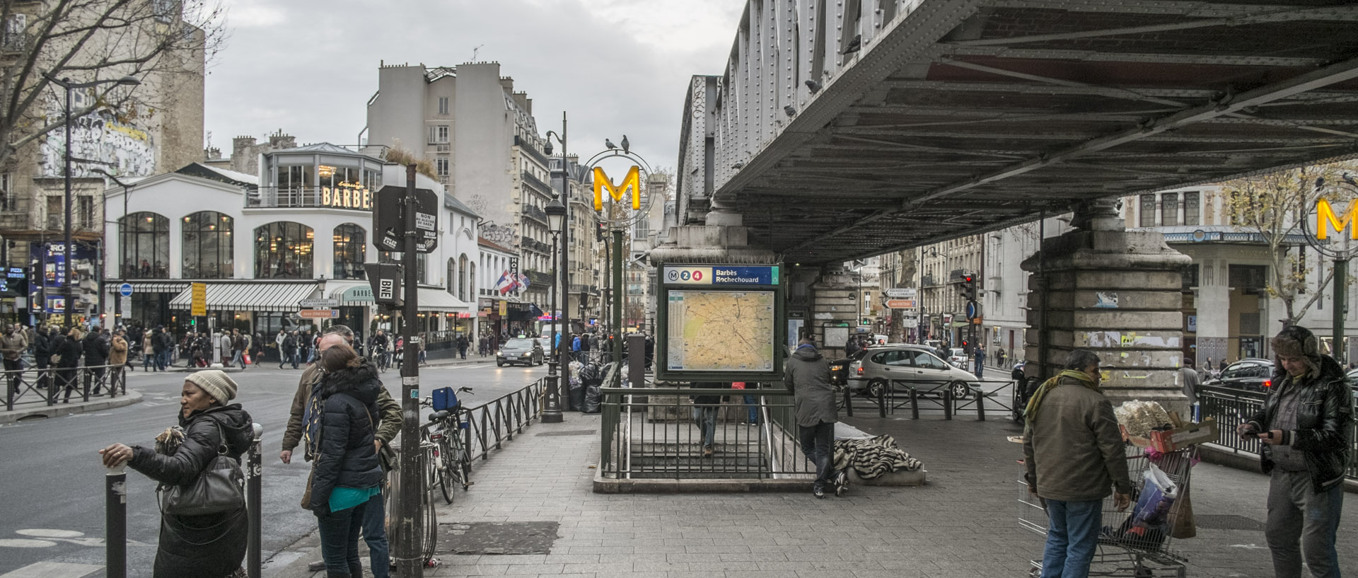 Mardi 15 décembre 2015, 15:19, boulevard de Rochechouart, Paris