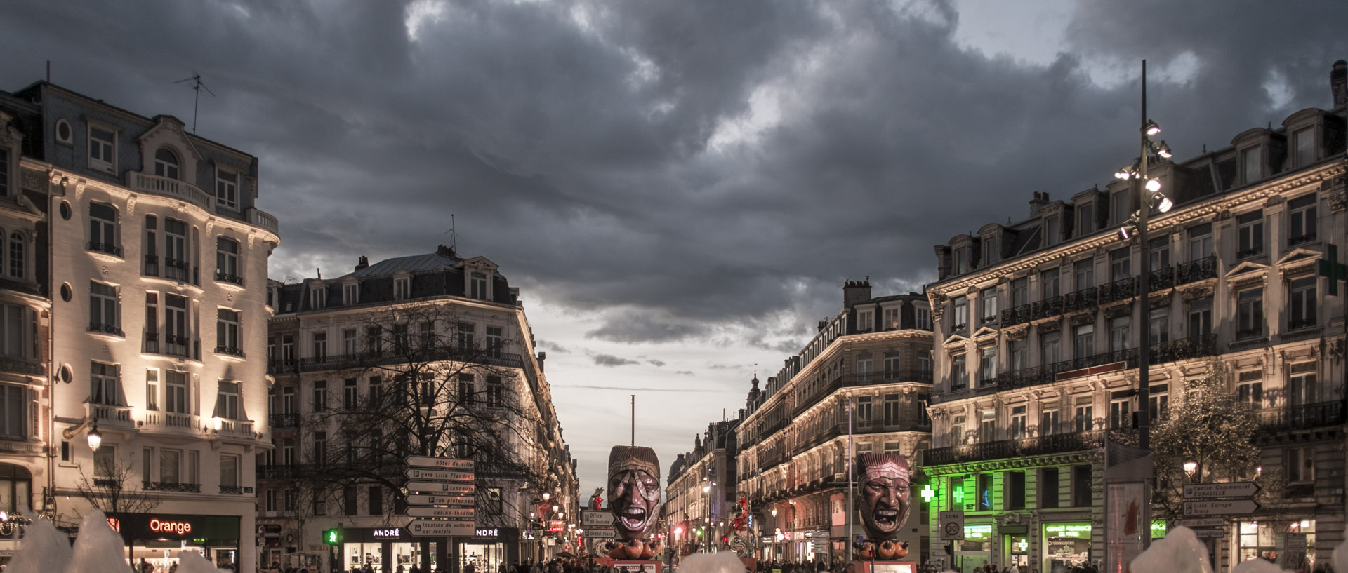 Mercredi 30 décembre 2015, 17:11, place de la Gare, Lille