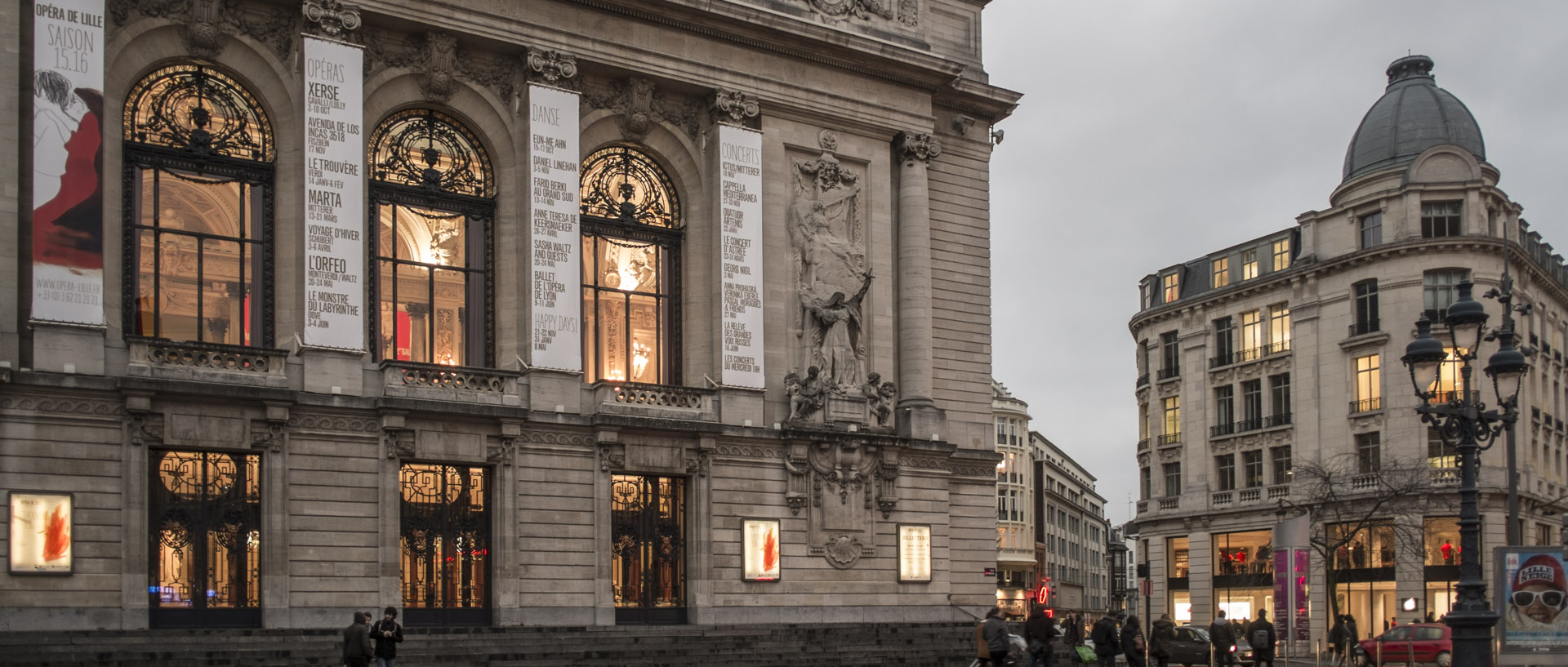 Vendredi 29 janvier 2016, 17:22, place du Théâtre, Lille