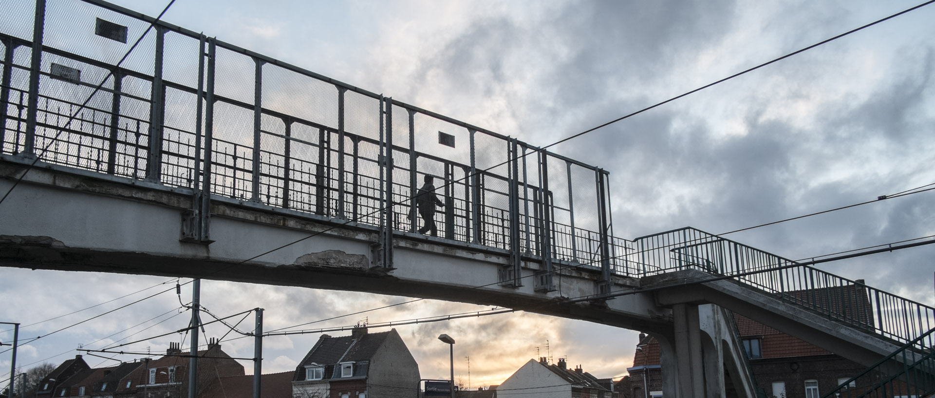 Lundi 28 mars 2016, 19:04, passerelle de l'Allumette, Croix