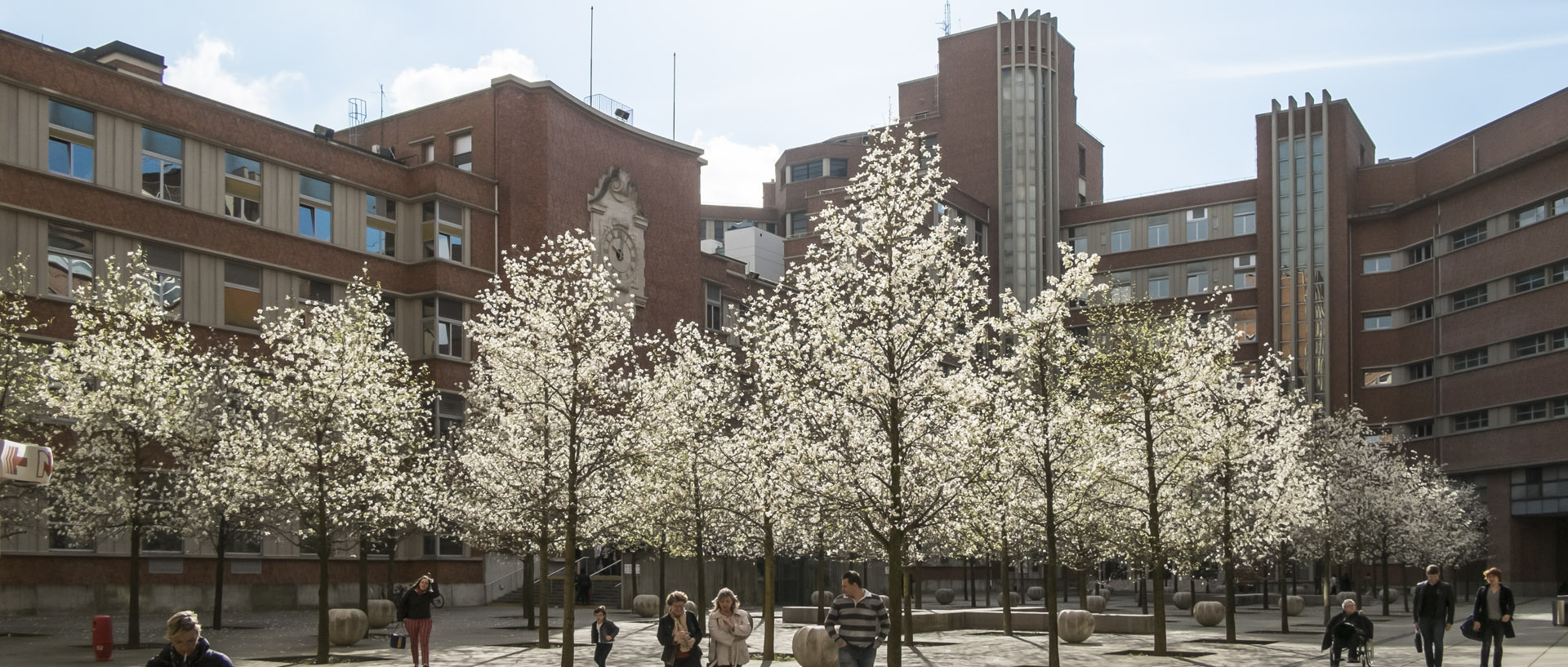 Mardi 5 avril 2016, 17:03, hôpital Claude-Huriez, Lille