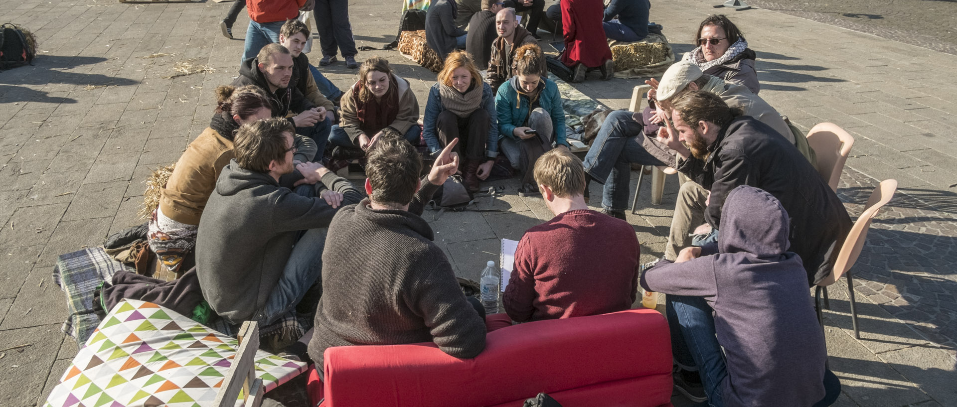 Dimanche 10 avril 2016, 17:50, place de la République, Lille