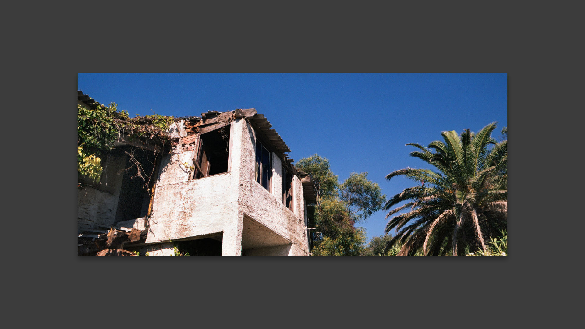 Les ruines de la "Caravelle", val de l'Aygade. 