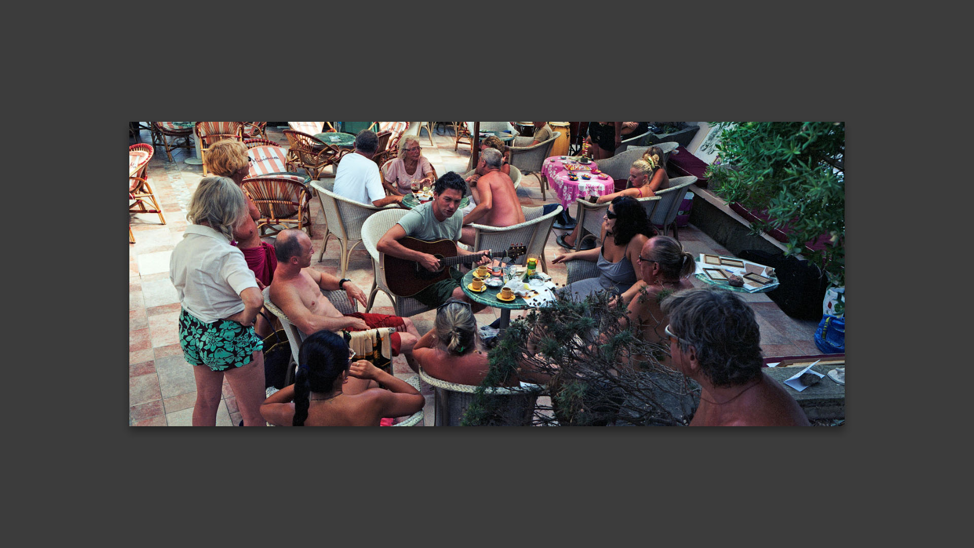 Journée des arts sur la terrasse du Minimum. 