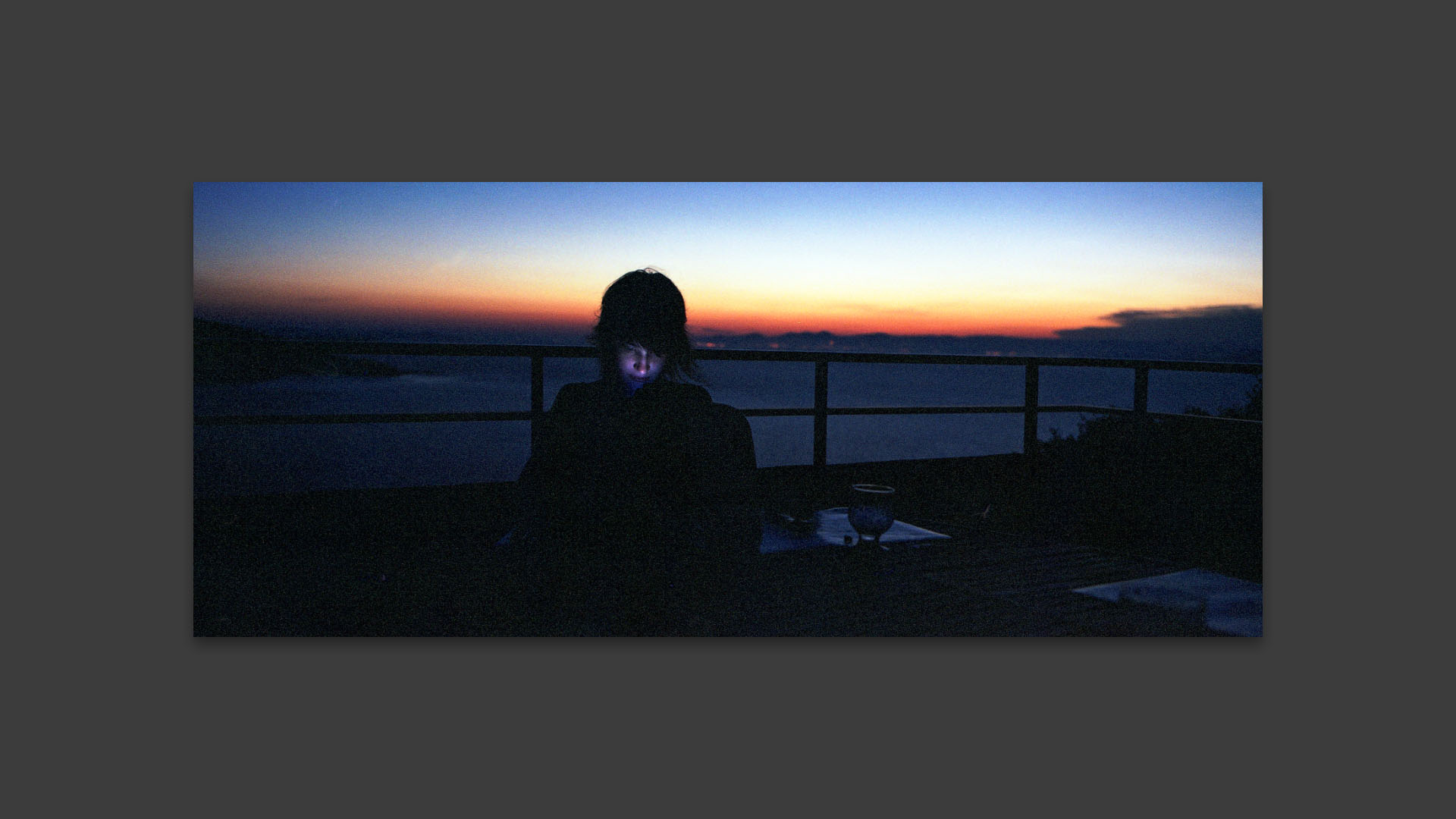 Manon sur la terrasse, villa Cocagne. 