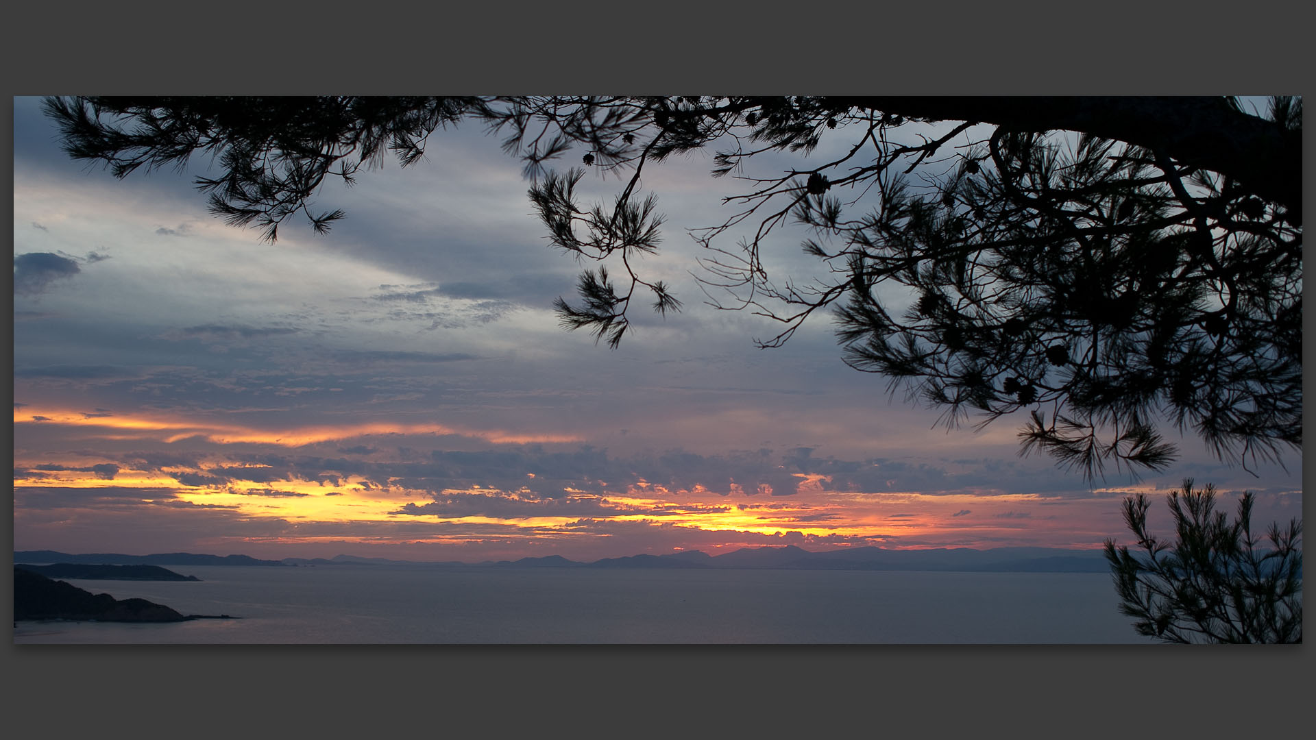 Coucher de soleil à l'île du Levant.