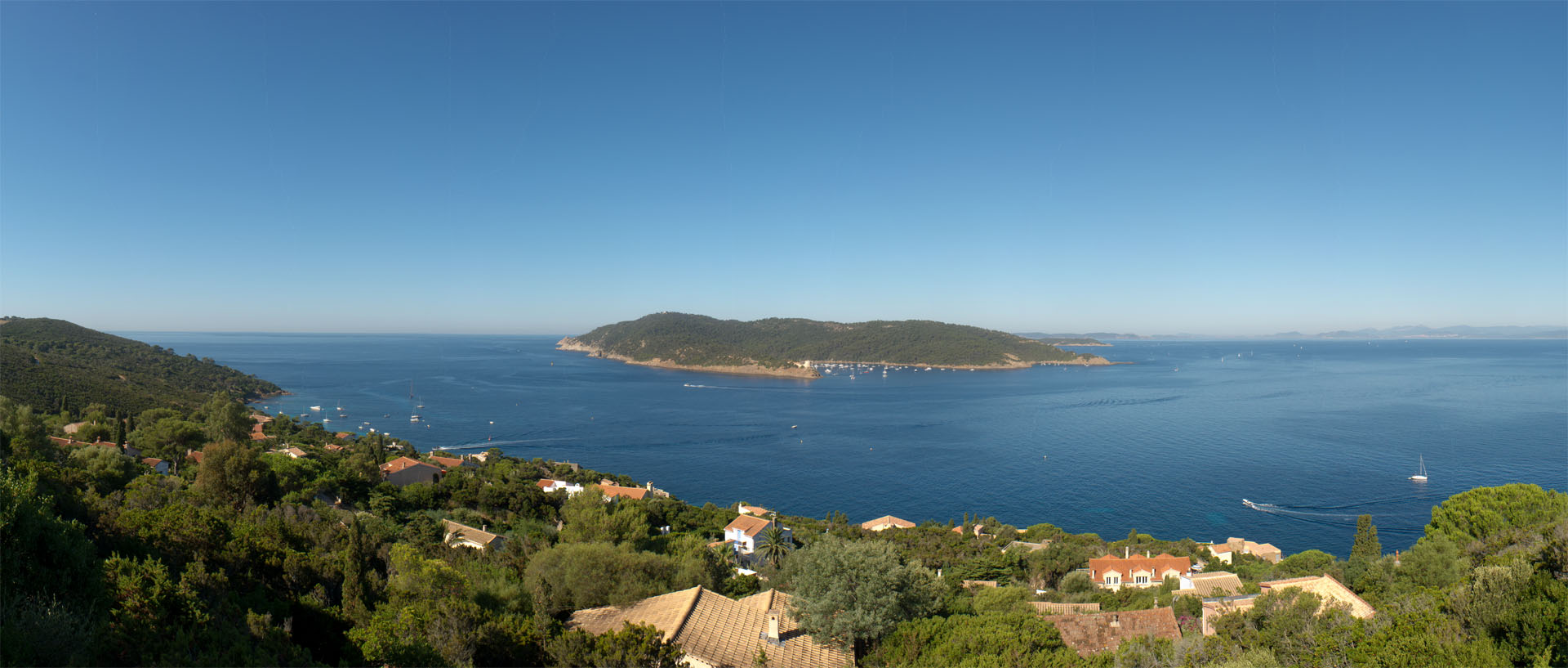 L'île du Levant et Port Cros.