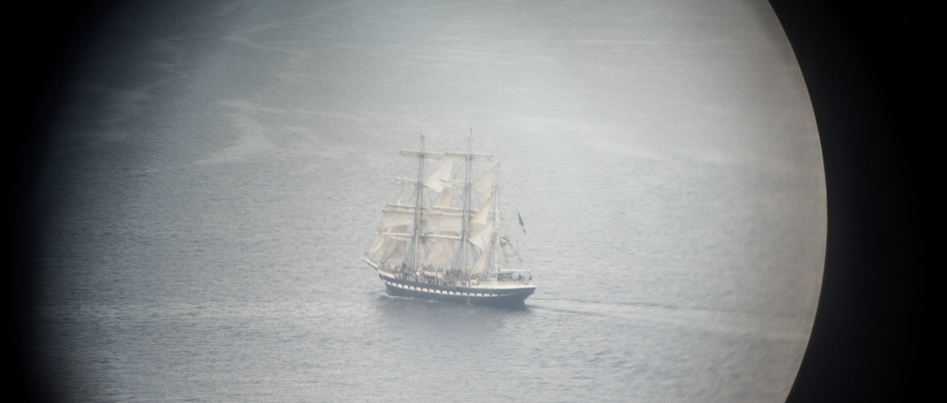 Le Belem au large du Levant.