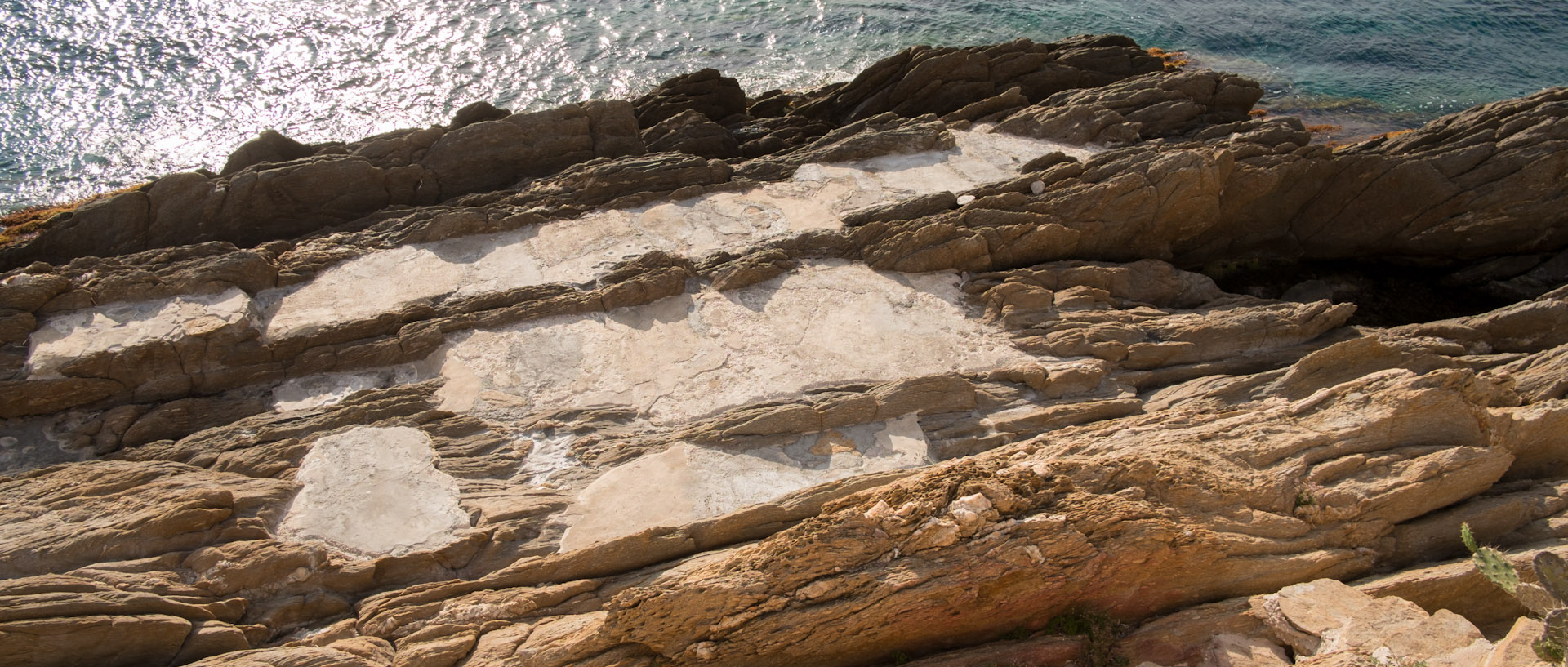 Les "tombes", à l'île du Levant.