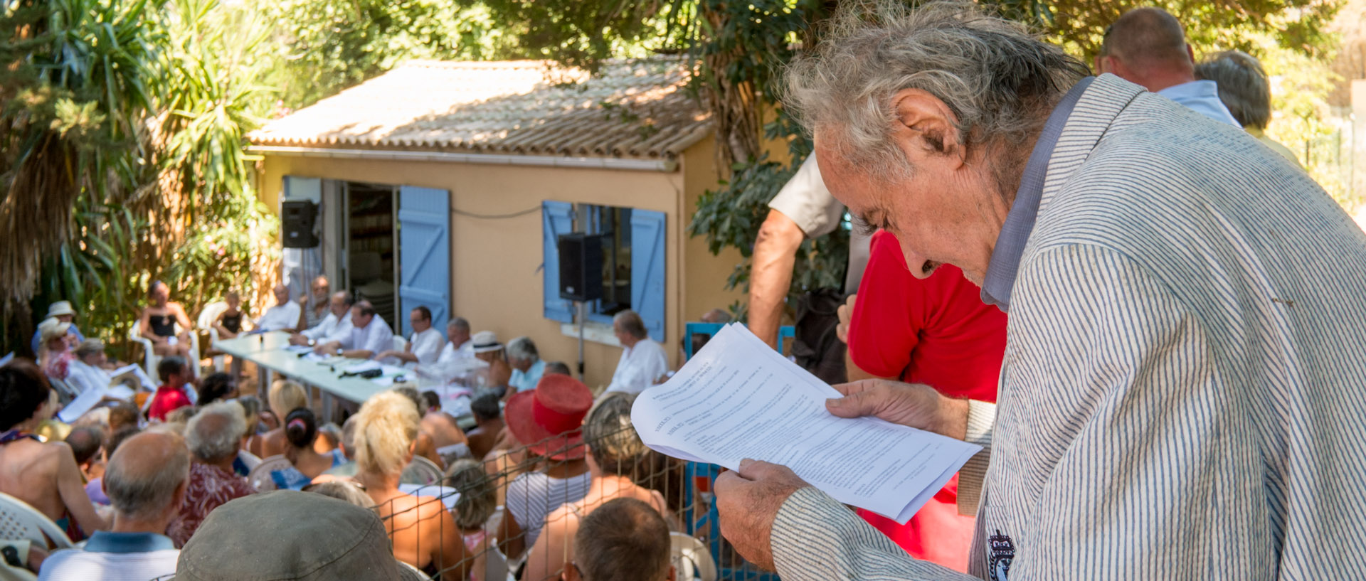 L'assemblée générale du syndicat d'administration d'Héliopolis, à l'île du Levant.