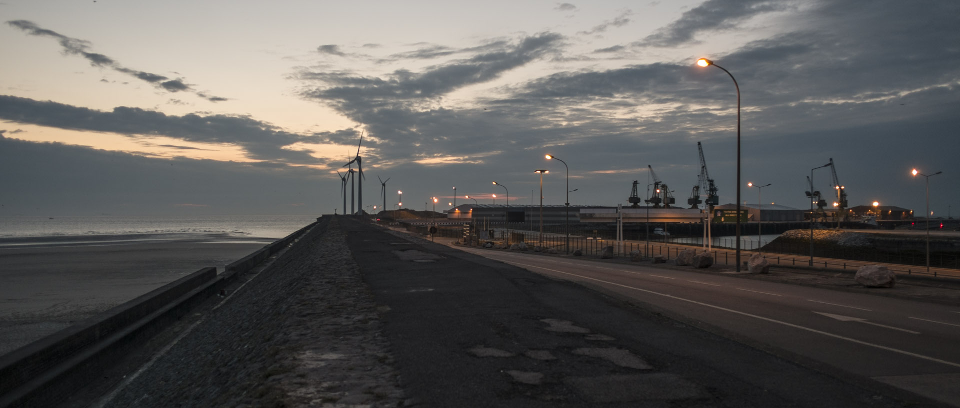 Sous la jetée, la plage / Under jetty, the beach Lundi 2 juin 2014, 22:27, port de commerce, Boulogne sur mer