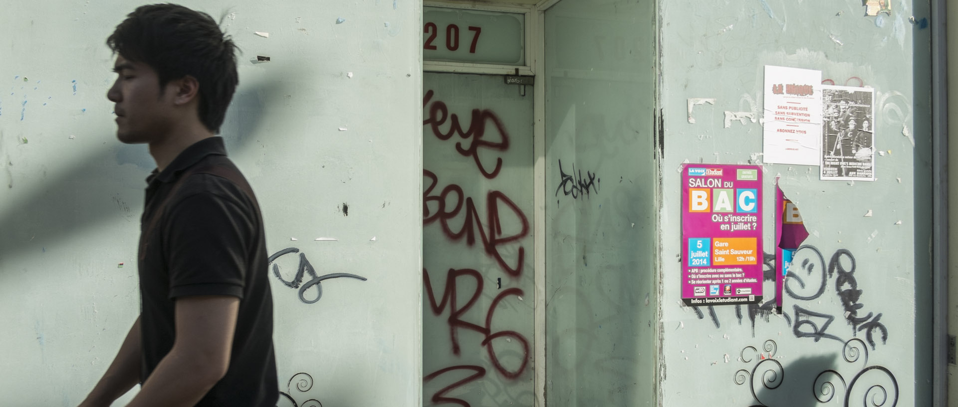 Homme / Man Jeudi 3 juillet 2014, 19:18, rue Gambetta, Lille