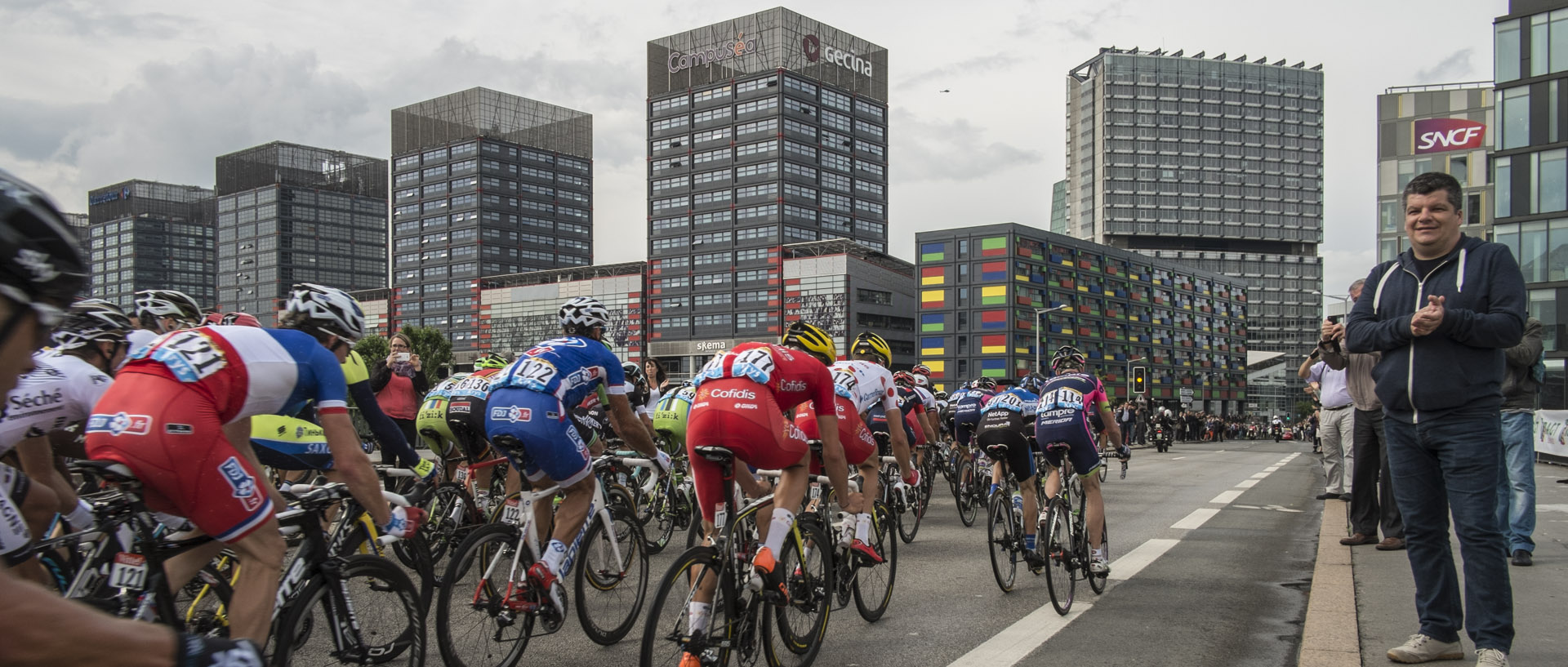 Le passage du Tour de France / Tour de France passing Mardi 8 juillet 2014, 17:29, pont de Flandres, Lille
