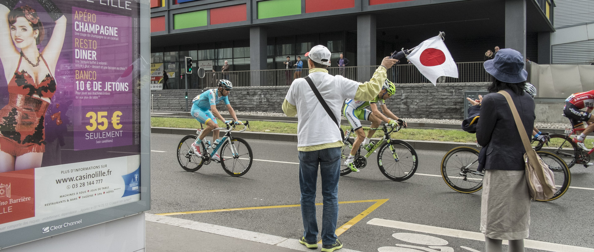 Le passage du Tour de France / Tour de France passing Mardi 8 juillet 2014, 17:32, pont de Flandres, Lille